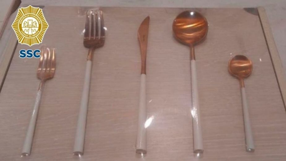 Detienen a abuelita por robar cubiertos de 20 mil pesos en tienda departamental de Coyoacán