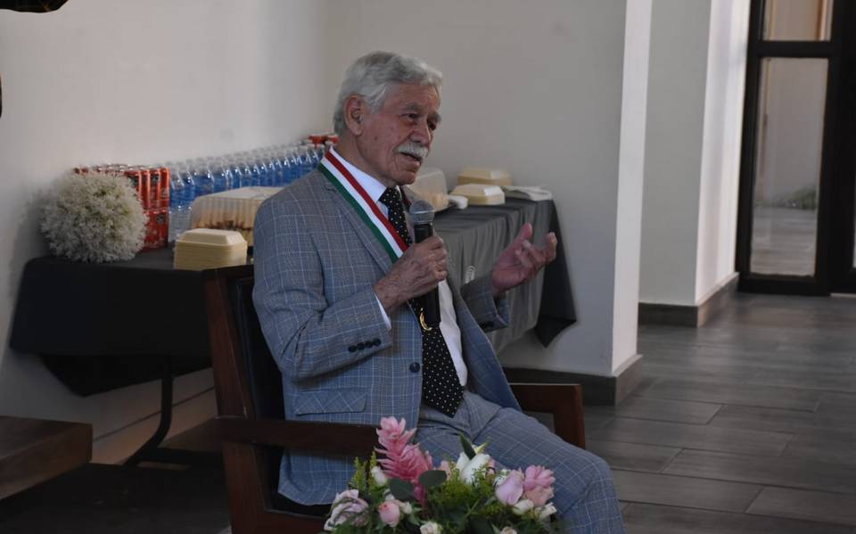 Presentan conferencia magna por el Día Nacional del Archivista