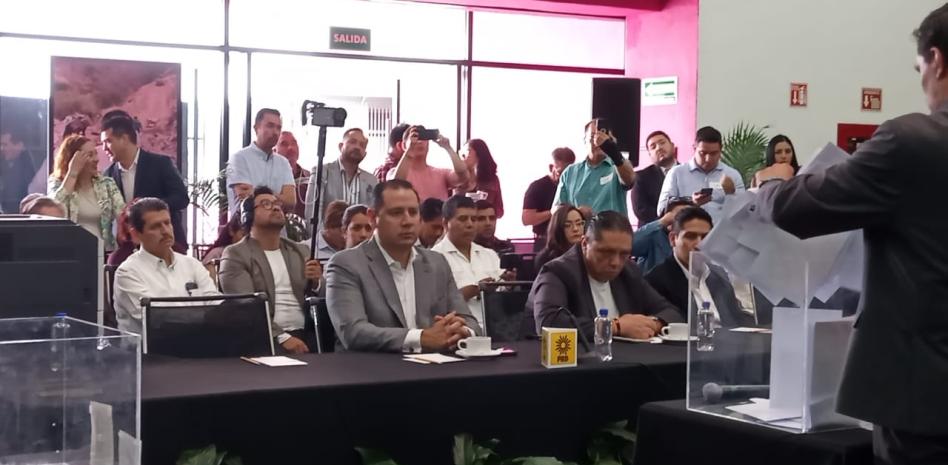 En INE emiten acuerdo por unanimidad para declarar pérdida de registro del PRD