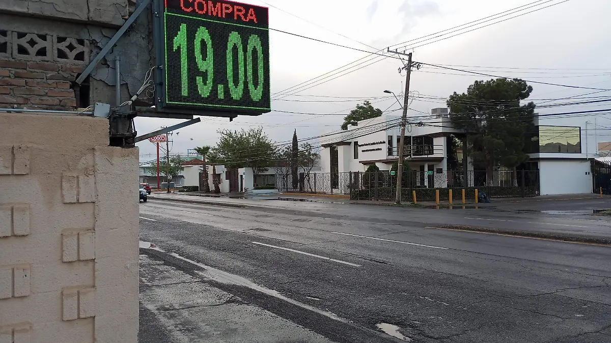 Cotiza dólar hasta 20.30 pesos la venta en casas de cambio